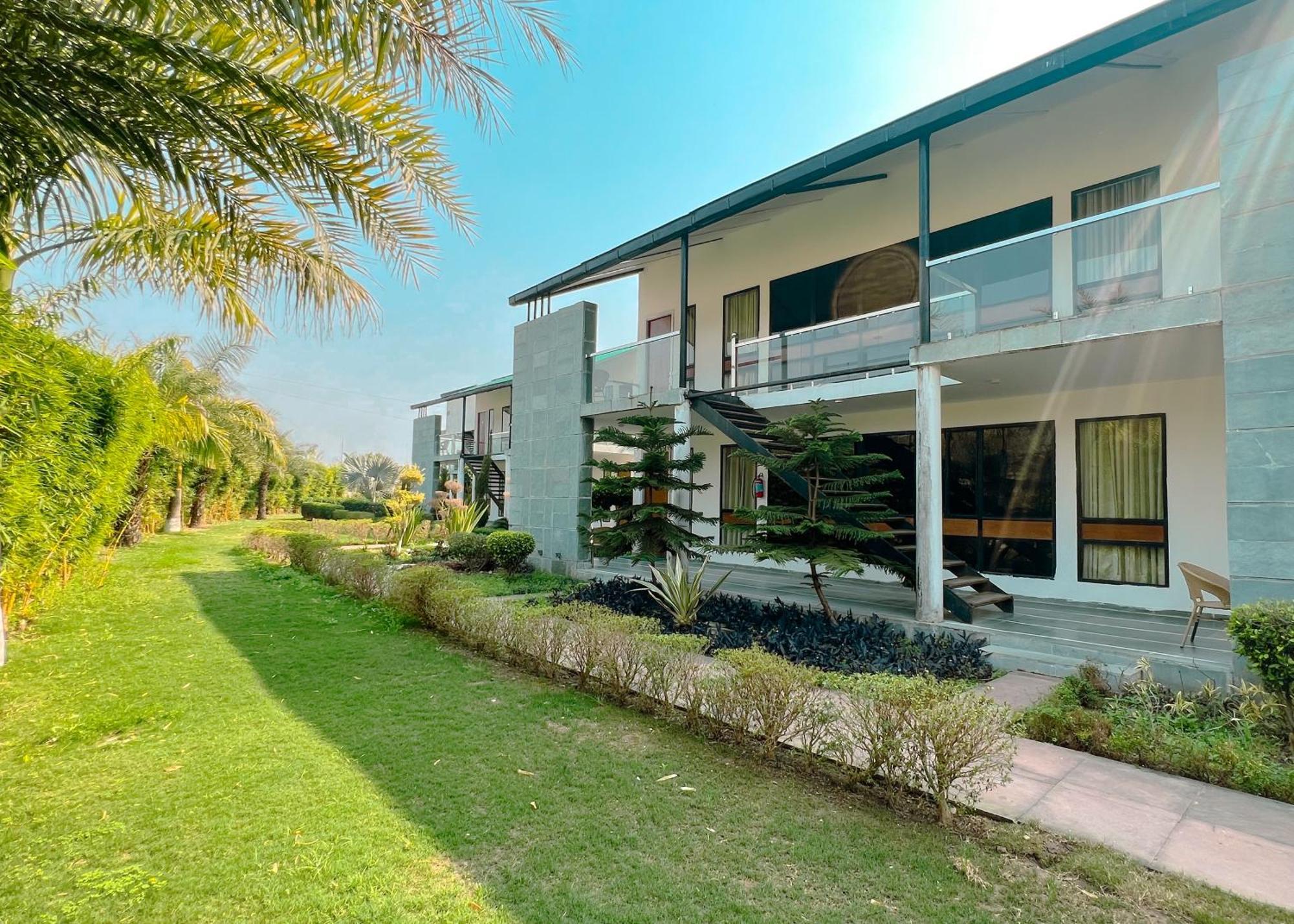 The Cloyster Resort And Spa Rāmnagar Exteriör bild